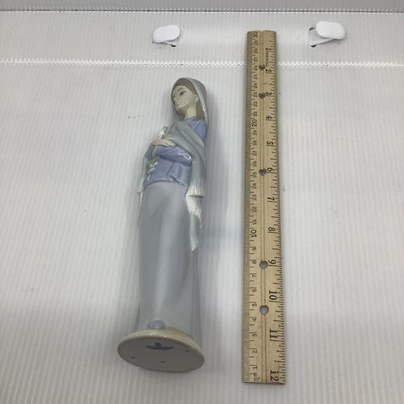 Vintage  LLADRO GRACEFUL Lady With Calla Lillies Flowers #4650 * RETIRED * - Picture 9 of 10